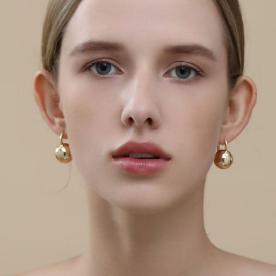 Luminous Sphere Stud Earring