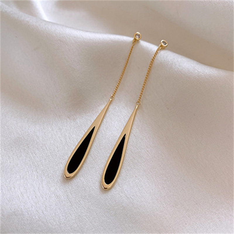 Black Tear Drop Dangles Earring