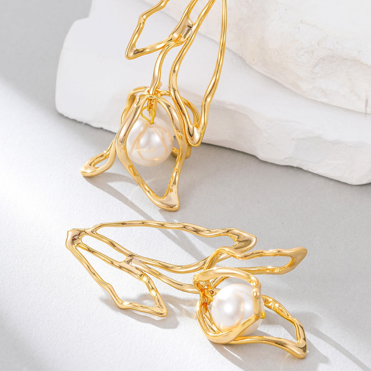 Golden Tulip Pearl Earring