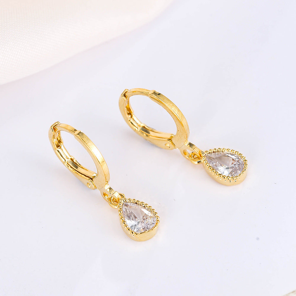 Golden Teardrop Diamond Necklace and Earring Set